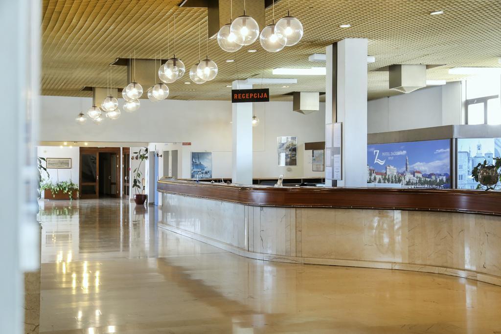 Hotel Zagreb Split Extérieur photo