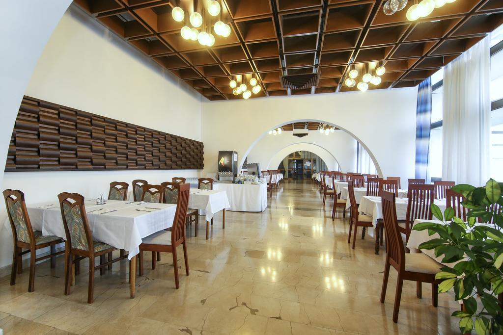 Hotel Zagreb Split Extérieur photo