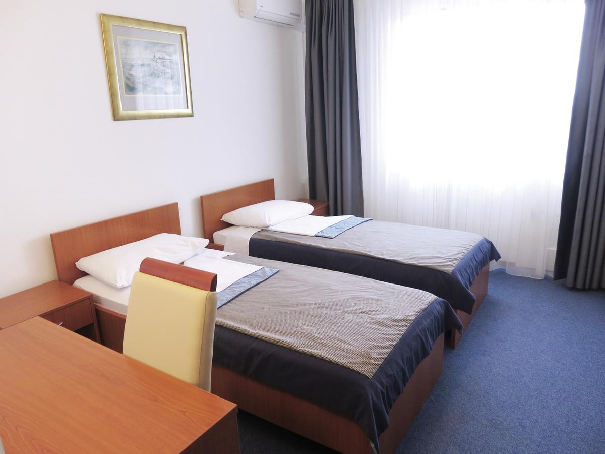 Hotel Zagreb Split Extérieur photo