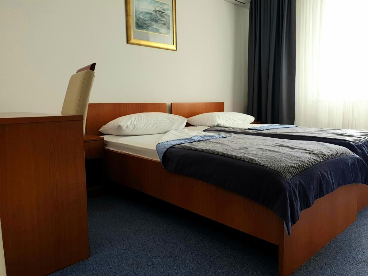 Hotel Zagreb Split Extérieur photo